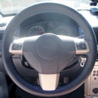 Оплетка на руль из натуральной кожи Opel Astra H (A04) 2004-2010 г.в. (для руля без штатной кожи, черная)