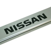 Накладки на пороги Nissan X-Tral краска